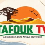 Logo TAFOUK TV avec soleil, dunes et arbre, intégré à une composition ivoire et bleue.