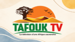 Logo TAFOUK TV avec soleil, dunes et arbre, intégré à une composition ivoire et bleue.
