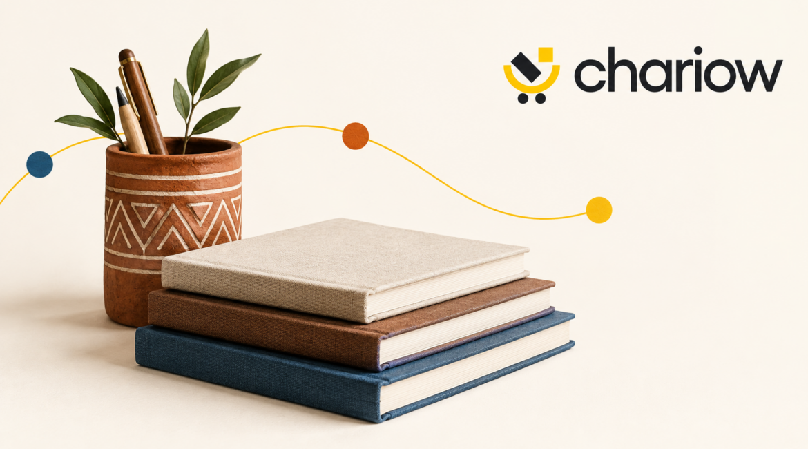 Logo Chariow accompagné de carnets et d’un parcours illustré évoquant la tournée des créateurs.